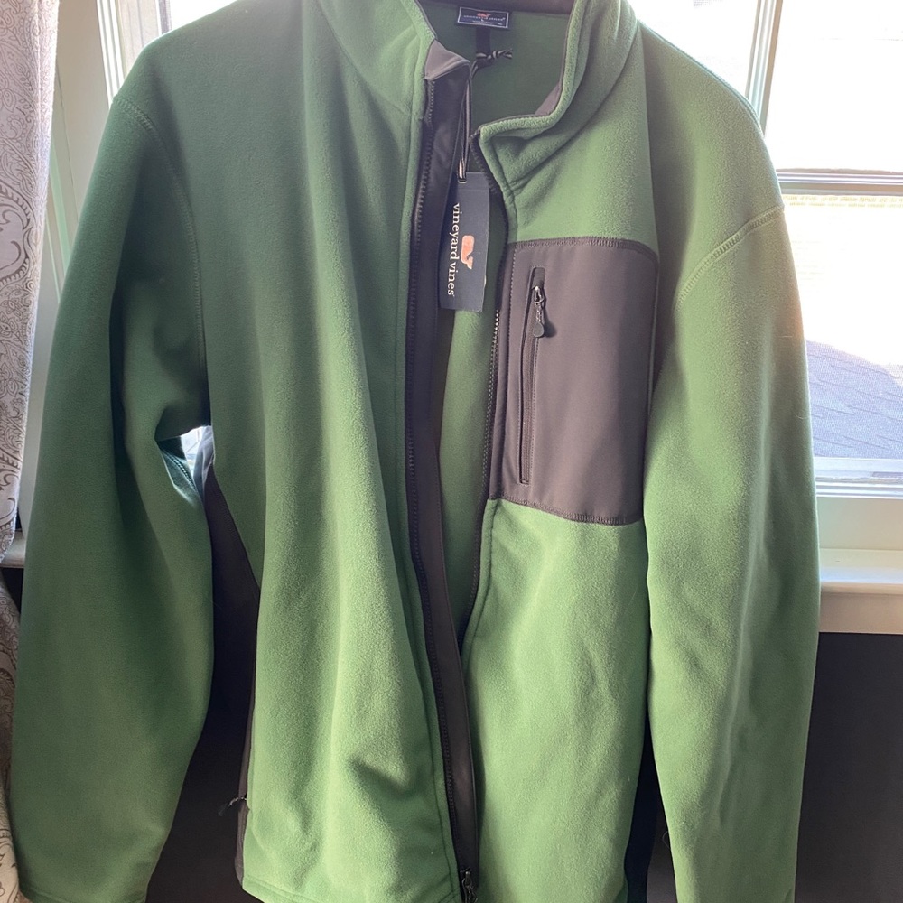 New with tags lg Vineyard Vines “Still River”